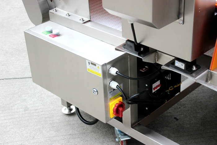 1706585647686469.jpg 016-2600-11030-800-100-380V-右進(jìn)左出-配穩(wěn)壓器-板鏈?zhǔn)綀?bào)警停機(jī)金檢機(jī)2.jpg