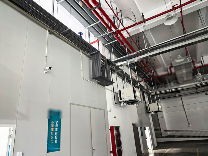 半導(dǎo)體生產(chǎn)車間整體控溫降溫，應(yīng)用工業(yè)蒸發(fā)冷省電空調(diào)臥式射流機(jī)