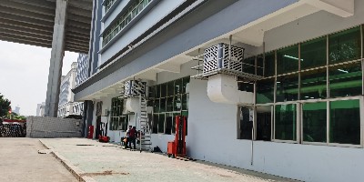 港泉精密制品注塑車間冷風(fēng)機降溫工程