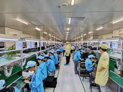蘇寧拼購(gòu)助力老人機(jī)企業(yè)轉(zhuǎn)型“革命” 拼拼工廠帶來(lái)多方共贏，開(kāi)啟智能產(chǎn)品銷售新篇章